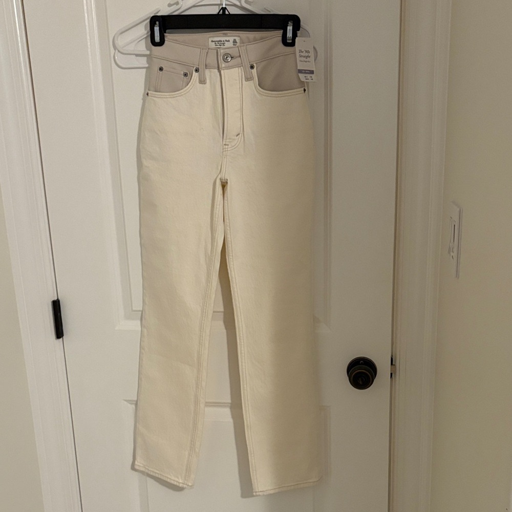 Abercrombie&Fitch size 23 90s Straight High rise, faux leather waist.never worn